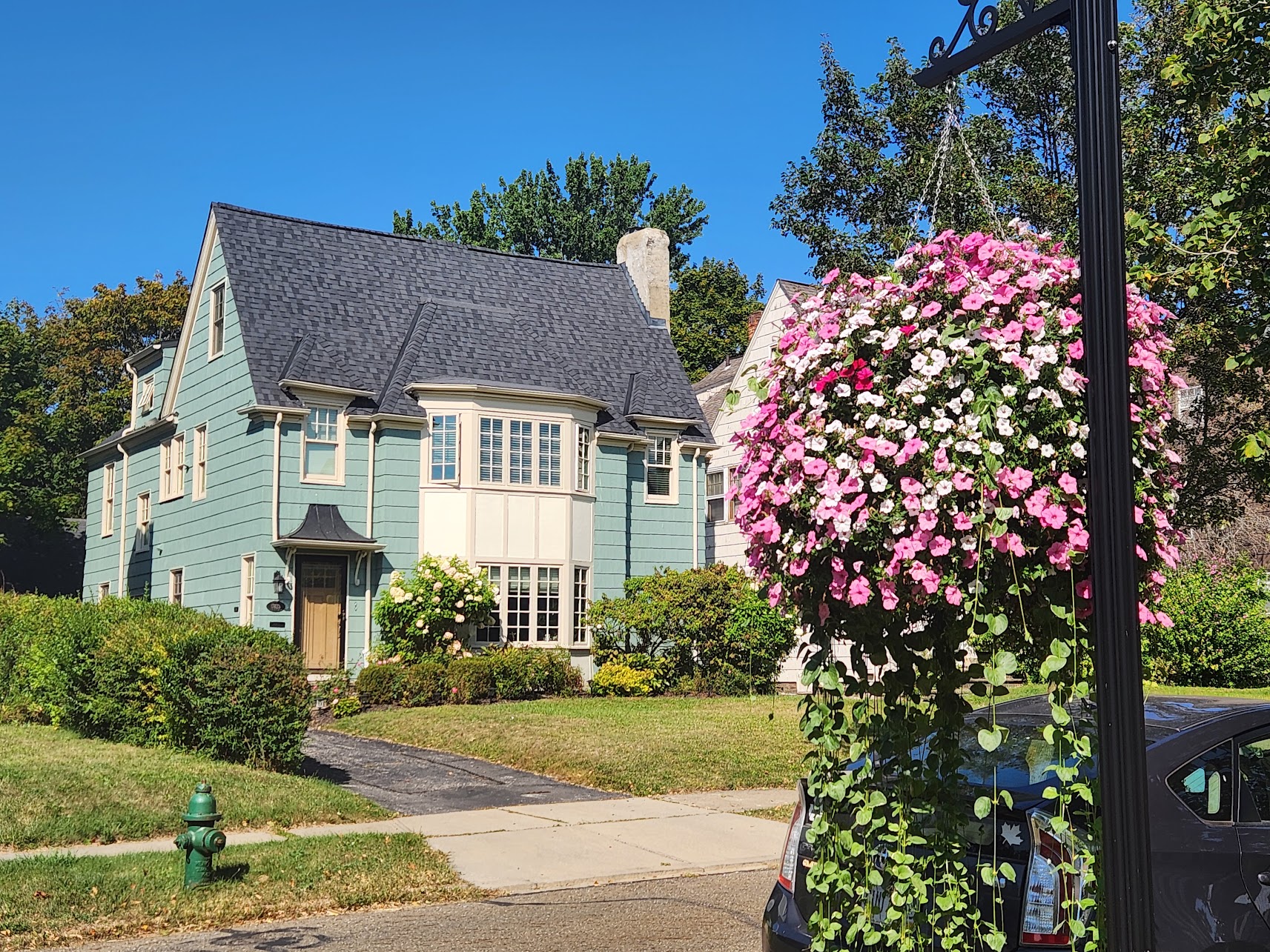 Photo of For Rent: 2nd+3rd Floor Duplex Unit in Shaker Heights