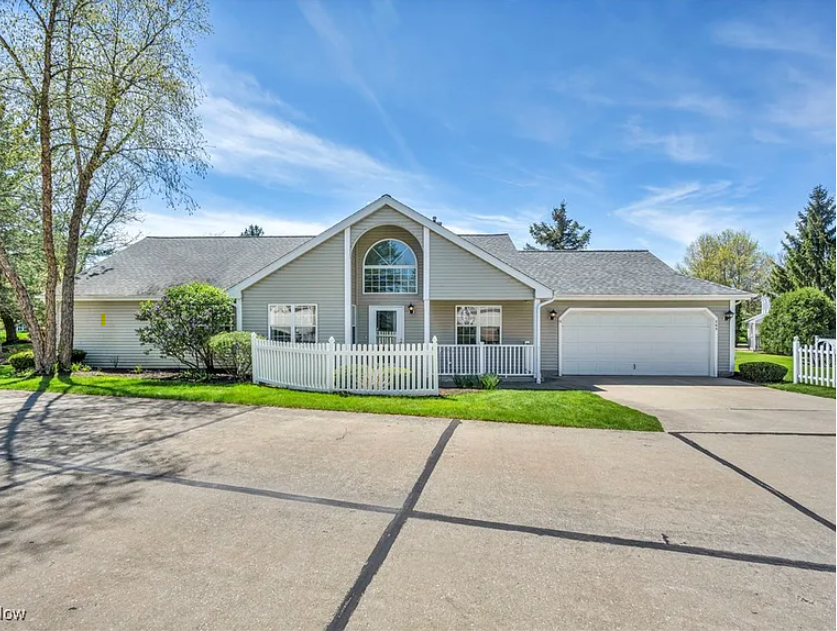 Photo of Easy living in Lakes of Aurora condo
