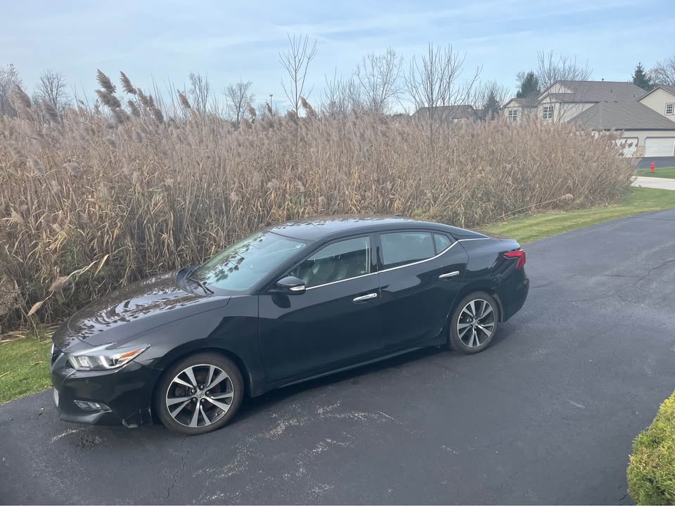 Photo of Used 2018 Nissan Maxima SL: 121,100 miles
