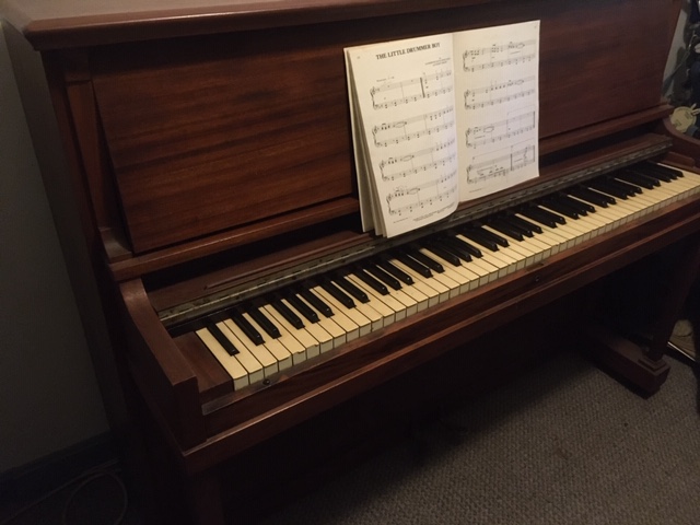 Photo of FREE Wurlitzer Piano